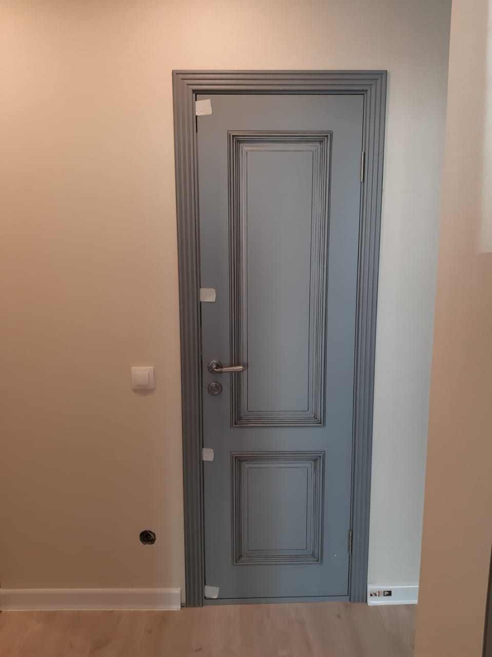 Фото установки межкомнатной двери 9