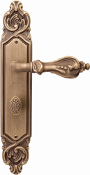 Ручка дверная на планке "Кастелли", латунь состаренная
